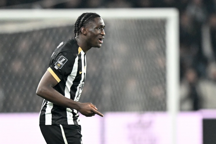 云开体育-RMC：昂热前锋谢里夫转会水晶宫遇阻，盖伊离队或是交易搁浅原因