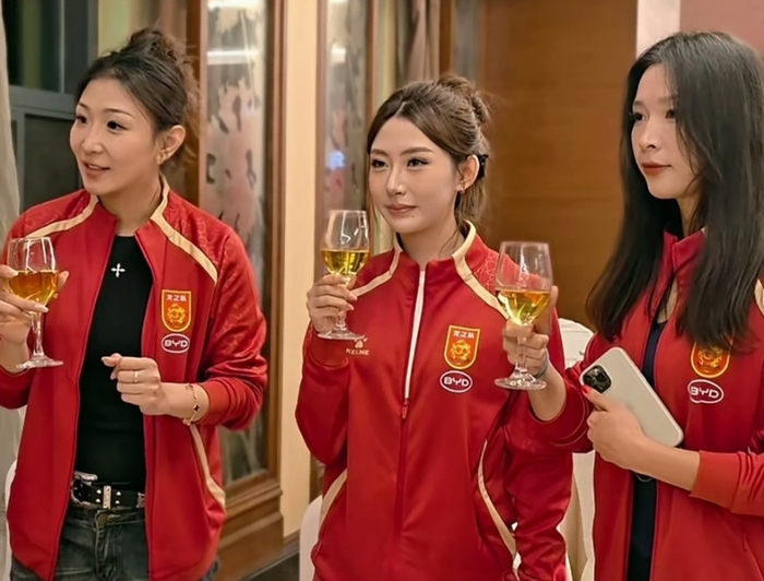 得花钱买票！中日男足决战来了，安东尼奥有预案，拜合拉木引热议|U23|国足|乌兹别克足球|中国亚洲杯|中国男足_新浪体育_新浪新闻